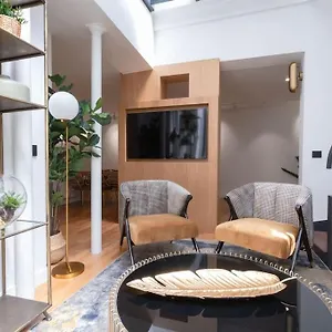 Marais - My Veranda , Paris France